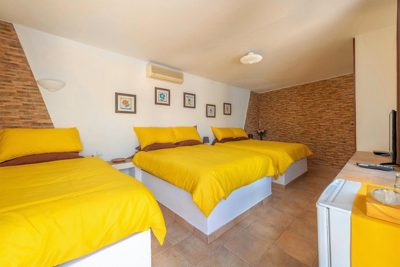 Casa Dos Ninos Bed & Breakfast 3*